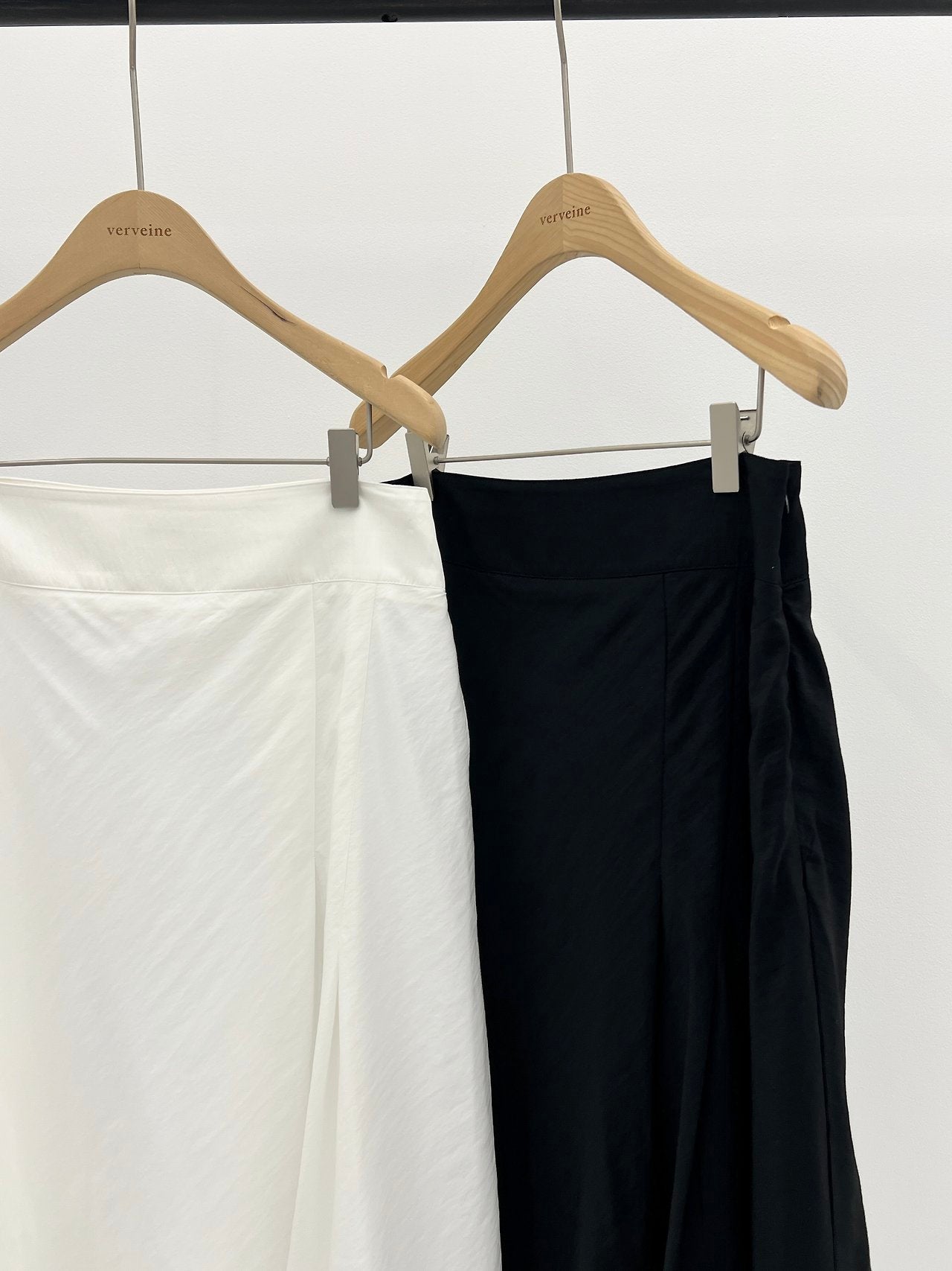 Layered string midi skirt-2col