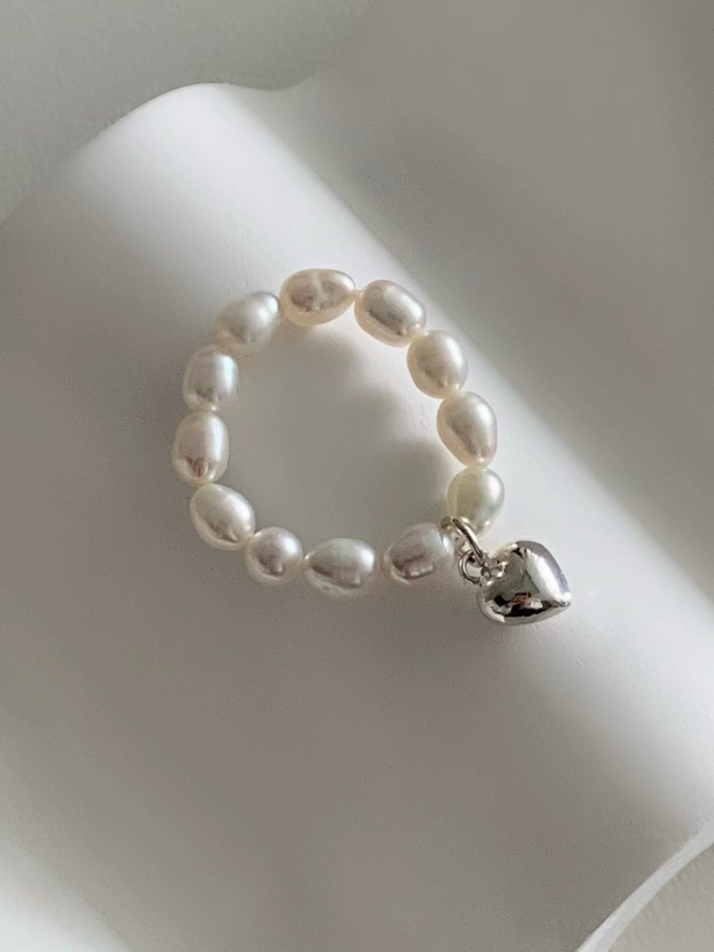 Heart pearl ring