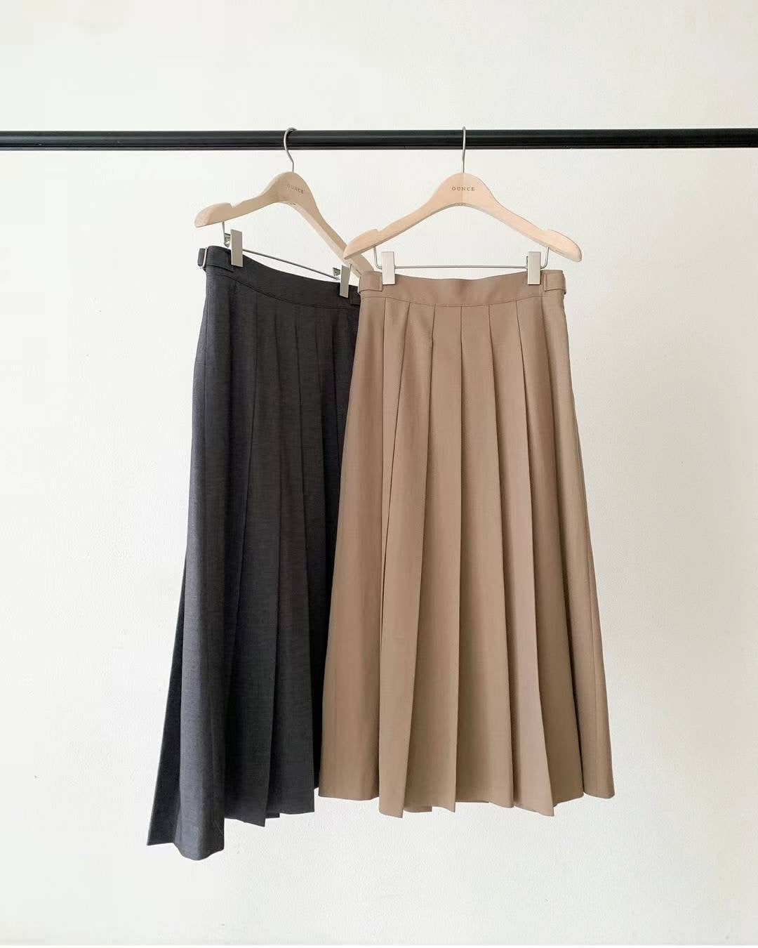 Ounce sarah wool pleats skirt-2col