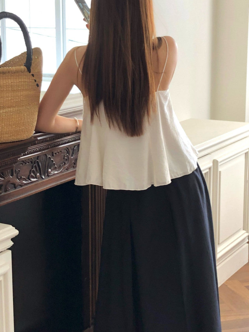 Move slit sleeveless blouse-2col