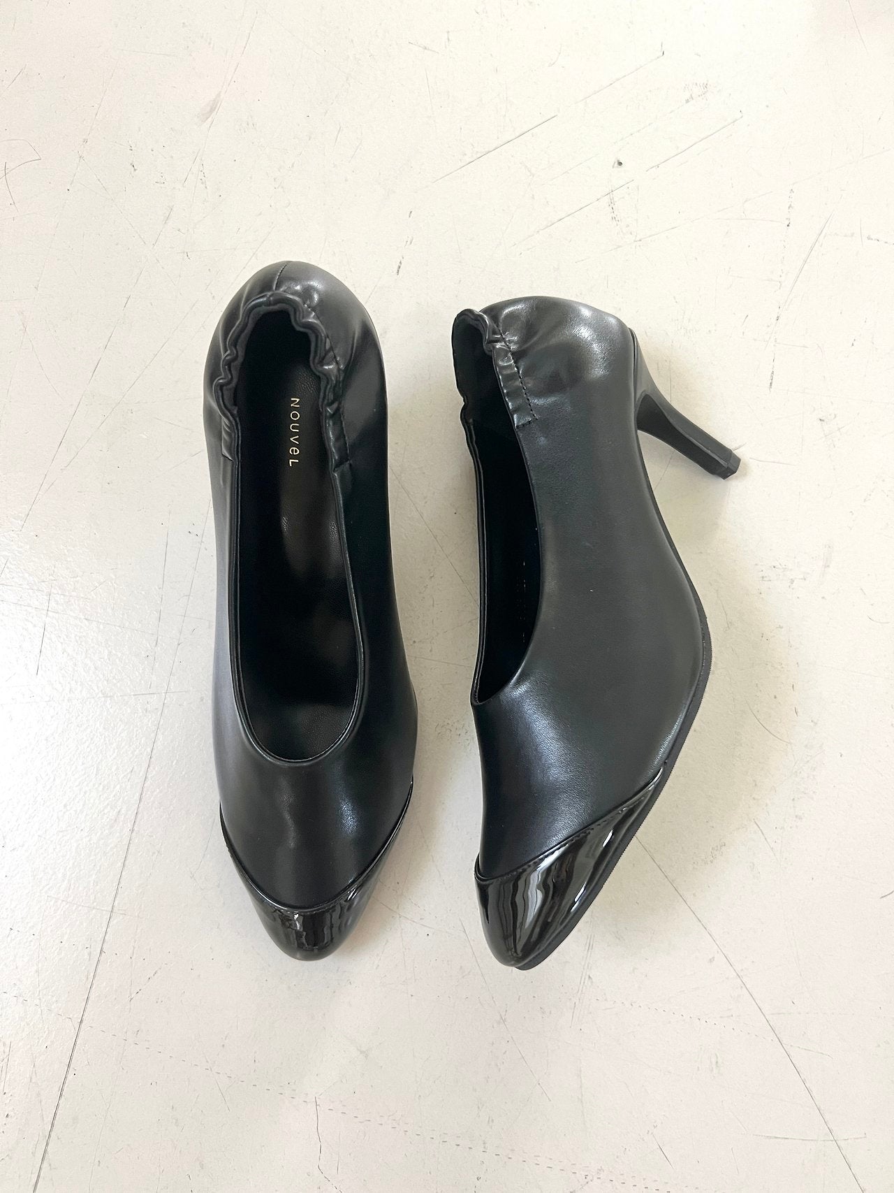 Two-tone combo stretch banding pumps