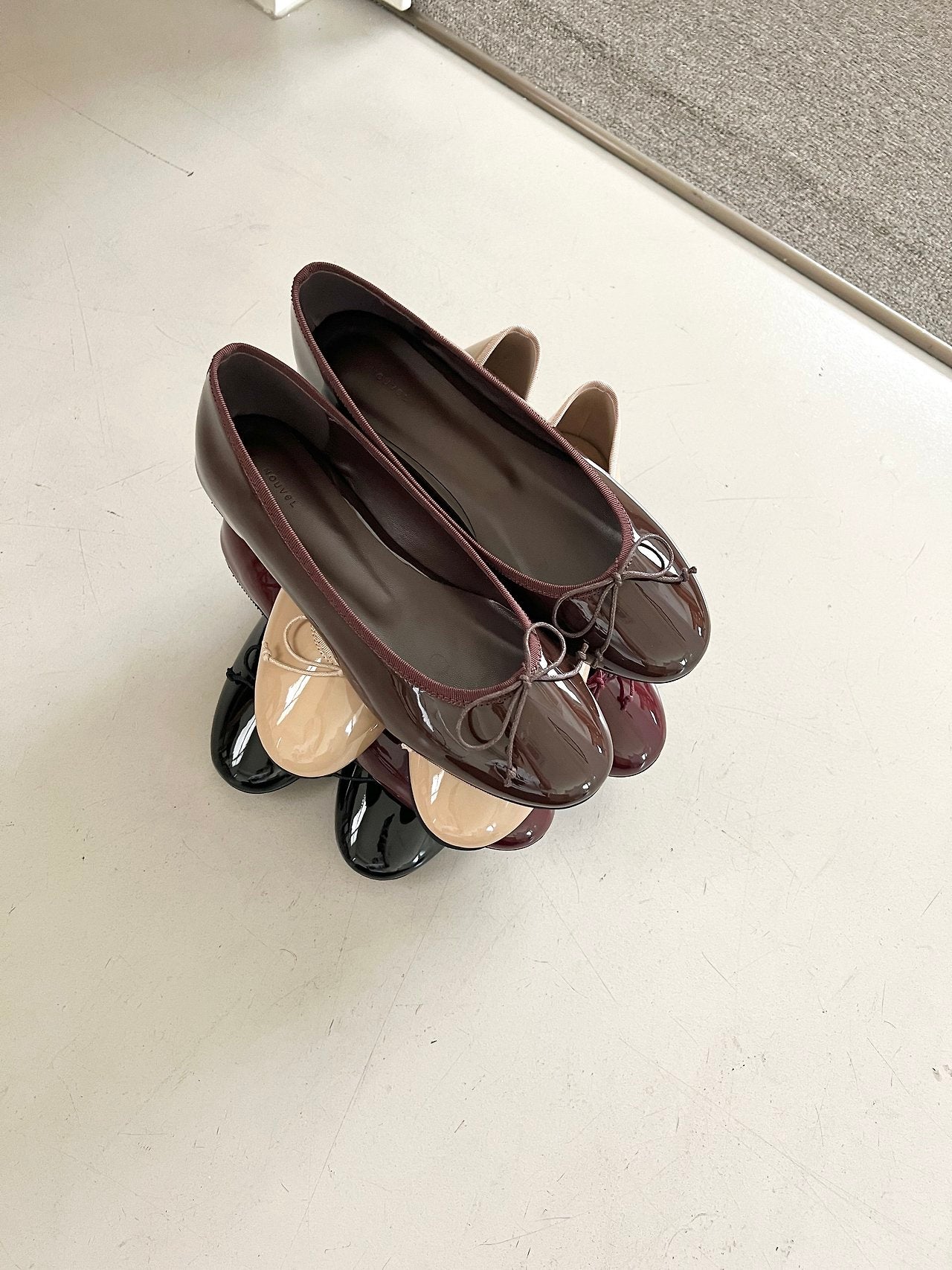 Enamel ribbon flats
