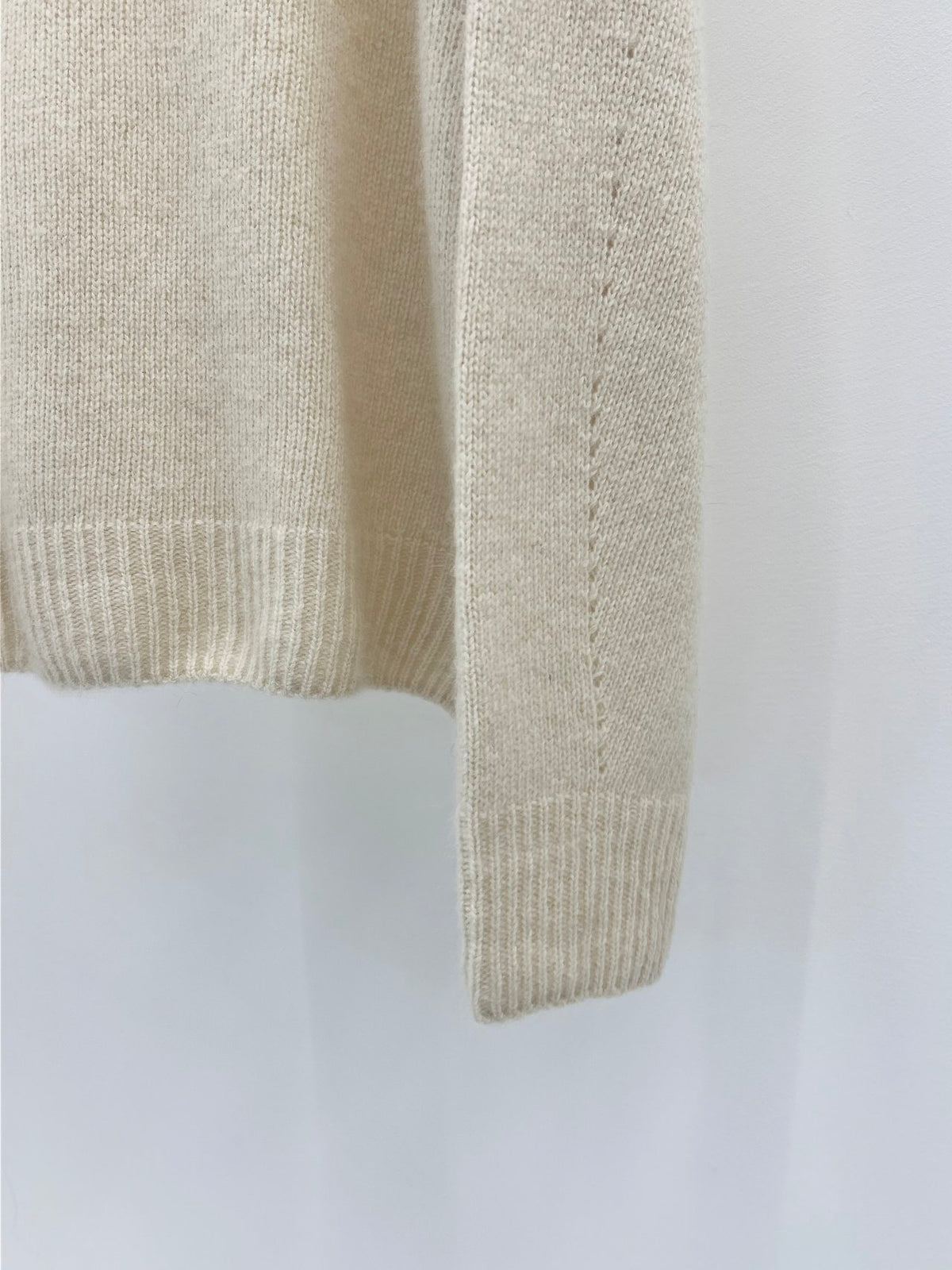flora raccoon v-neck wholegarment knit-3col