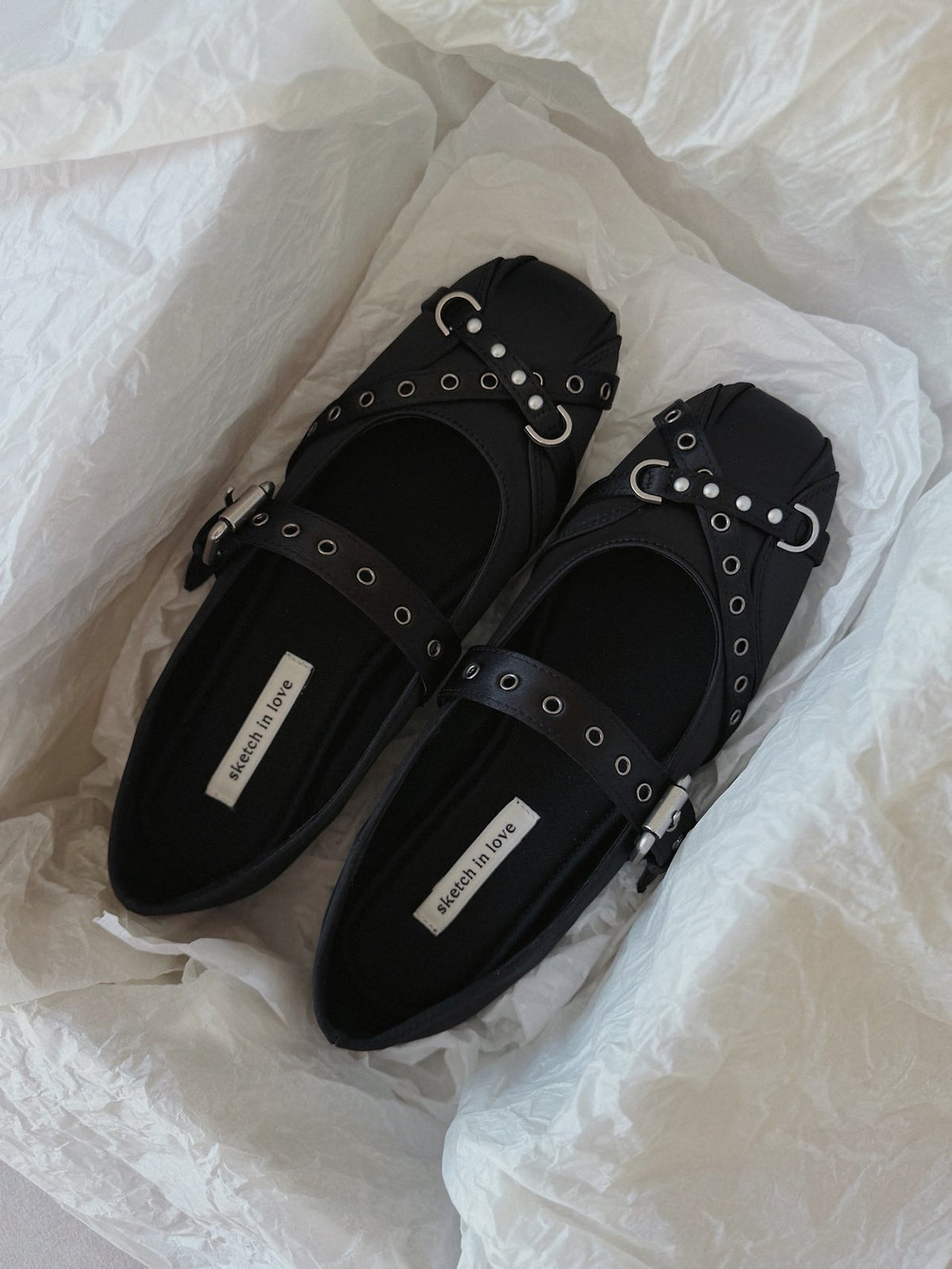 chrome eyelet flat-2col