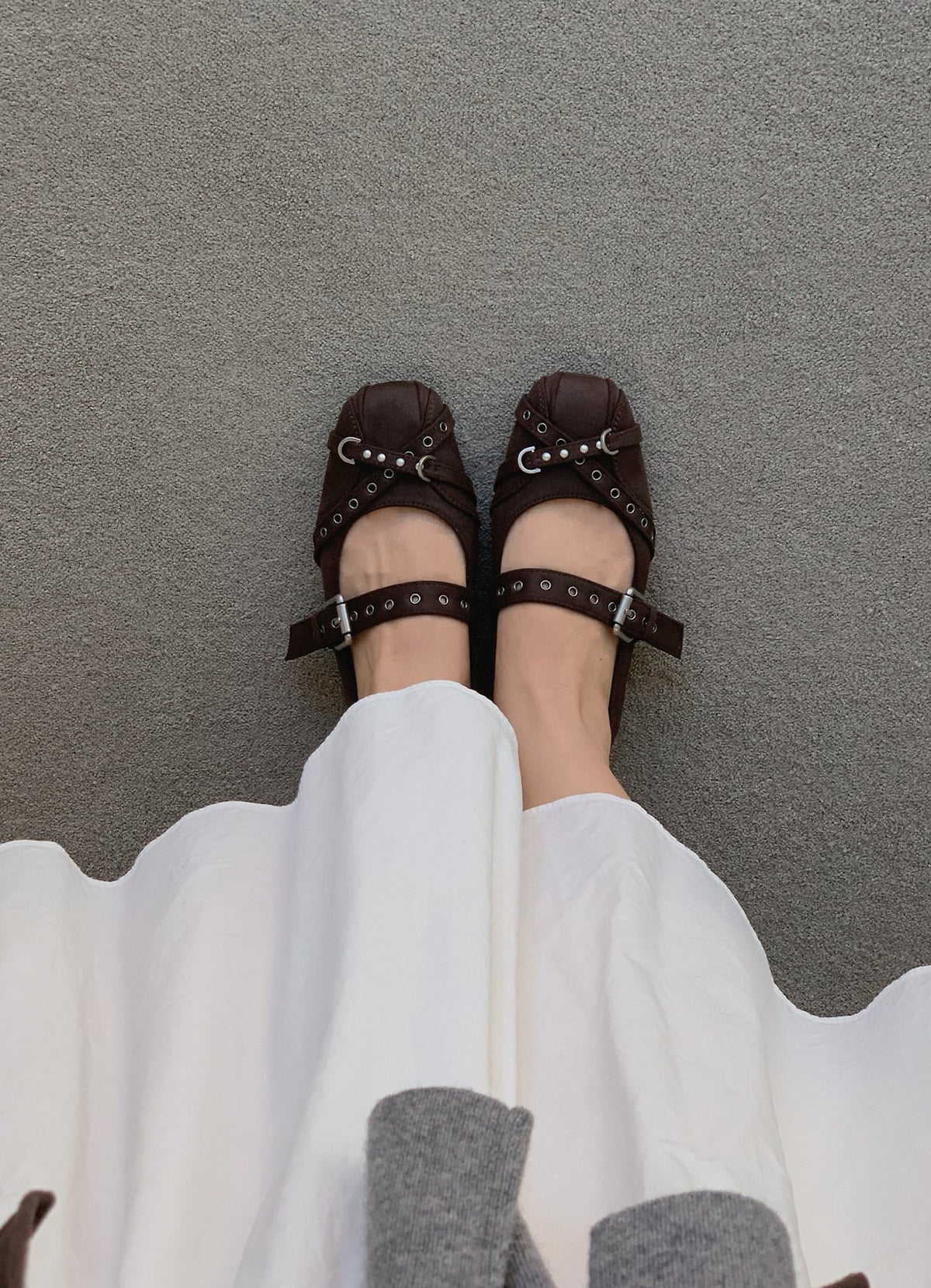 chrome eyelet flat-2col
