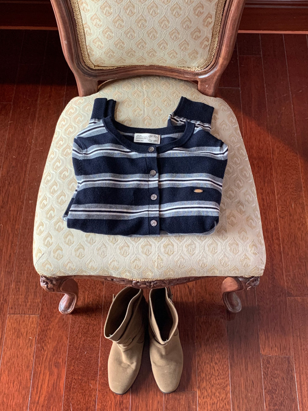 motion s.t cardigan-2col