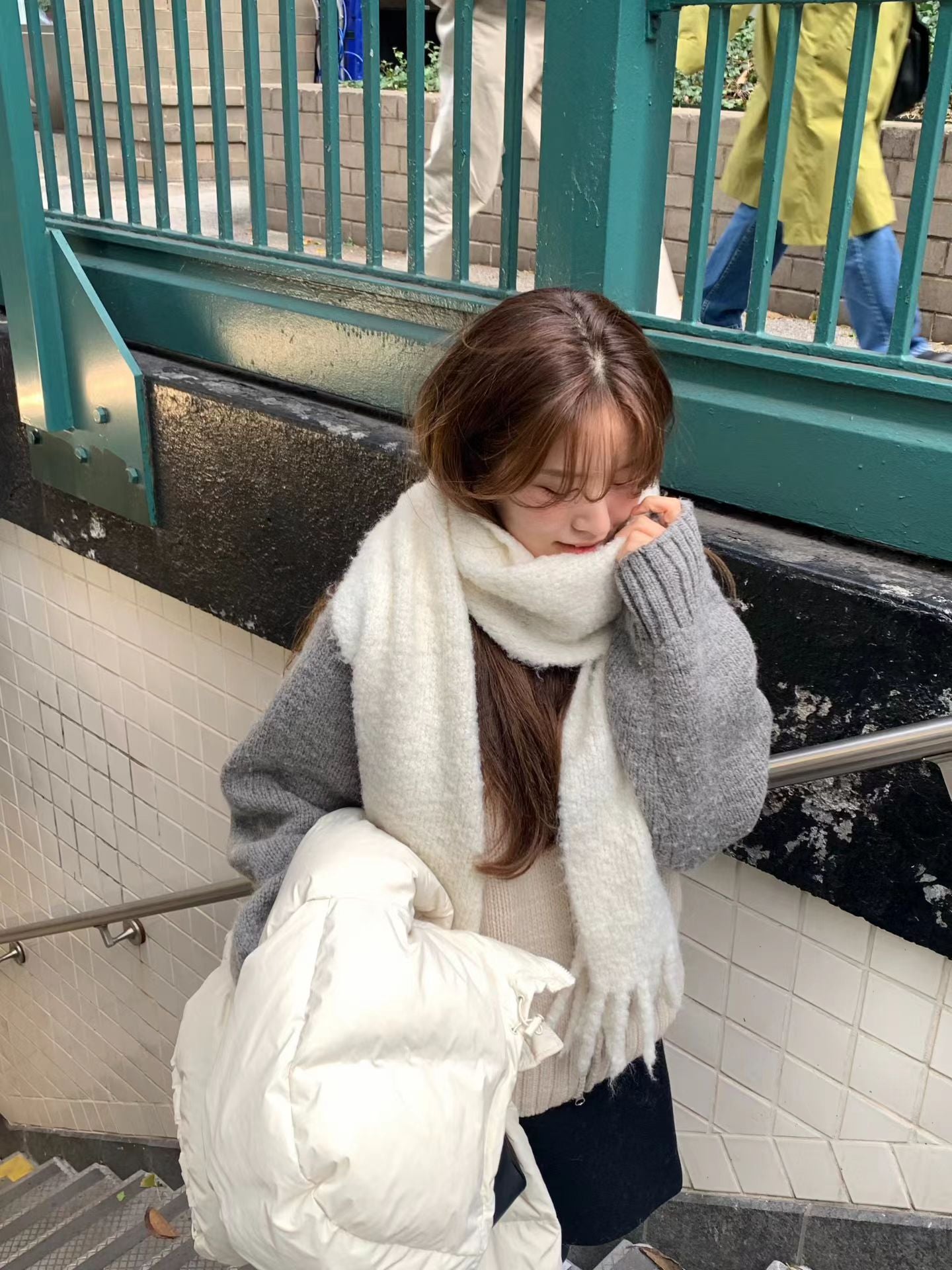 Ounce peanut raglan zip-up-2col