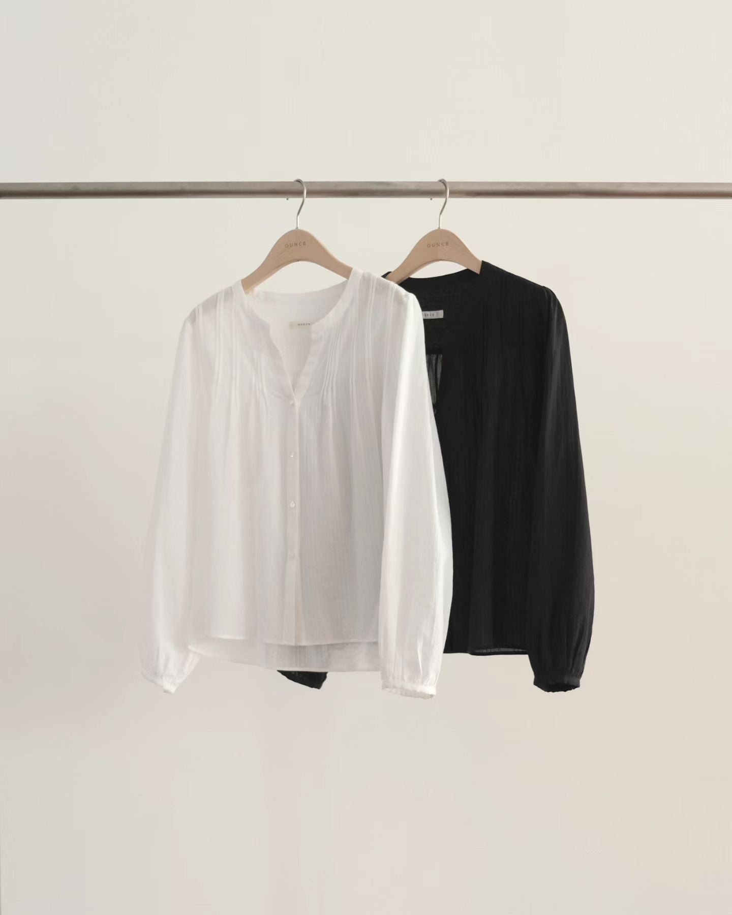 Ounce blanc pintuck blouse-2col