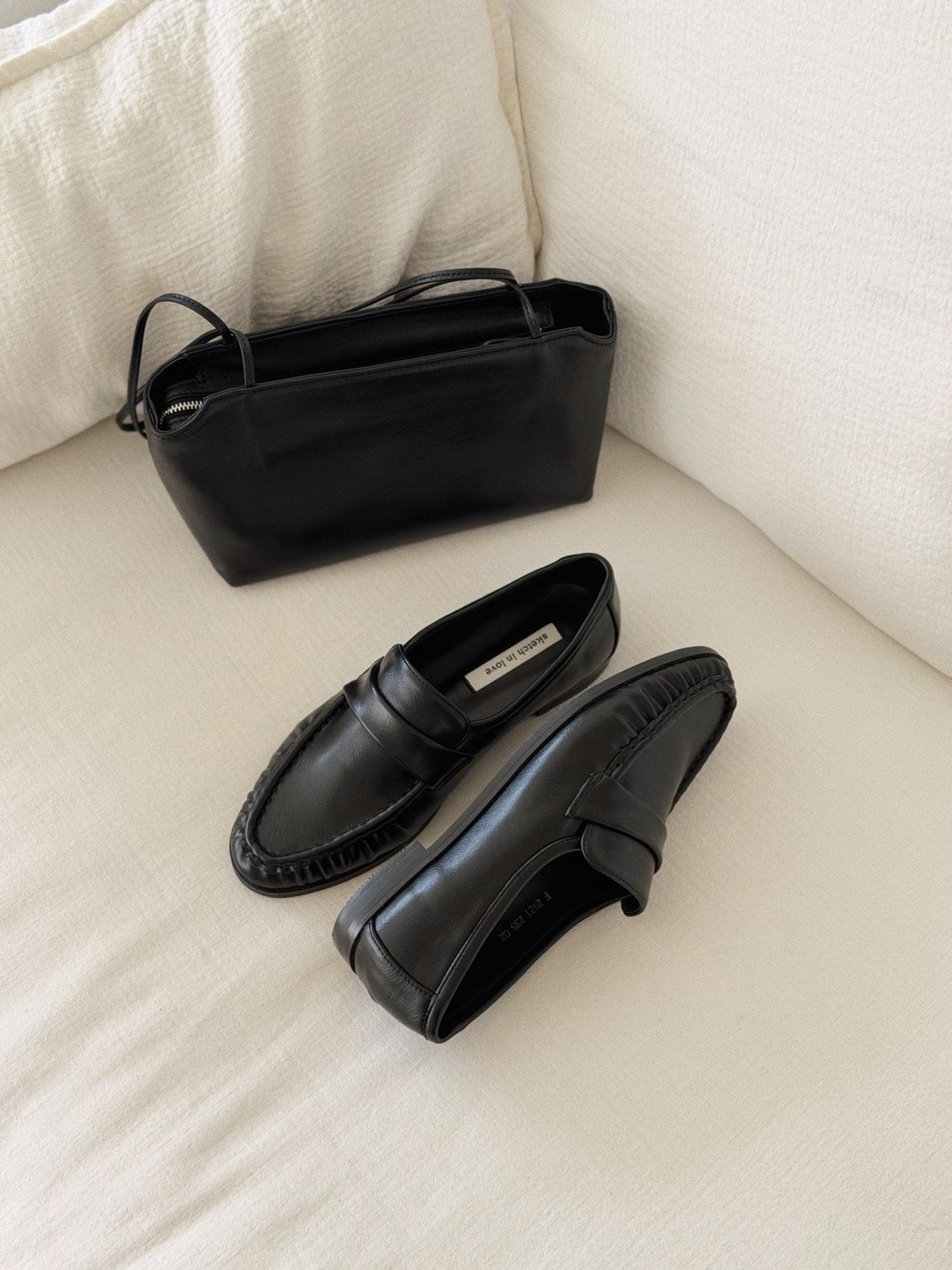 Classic Shirring Loafer