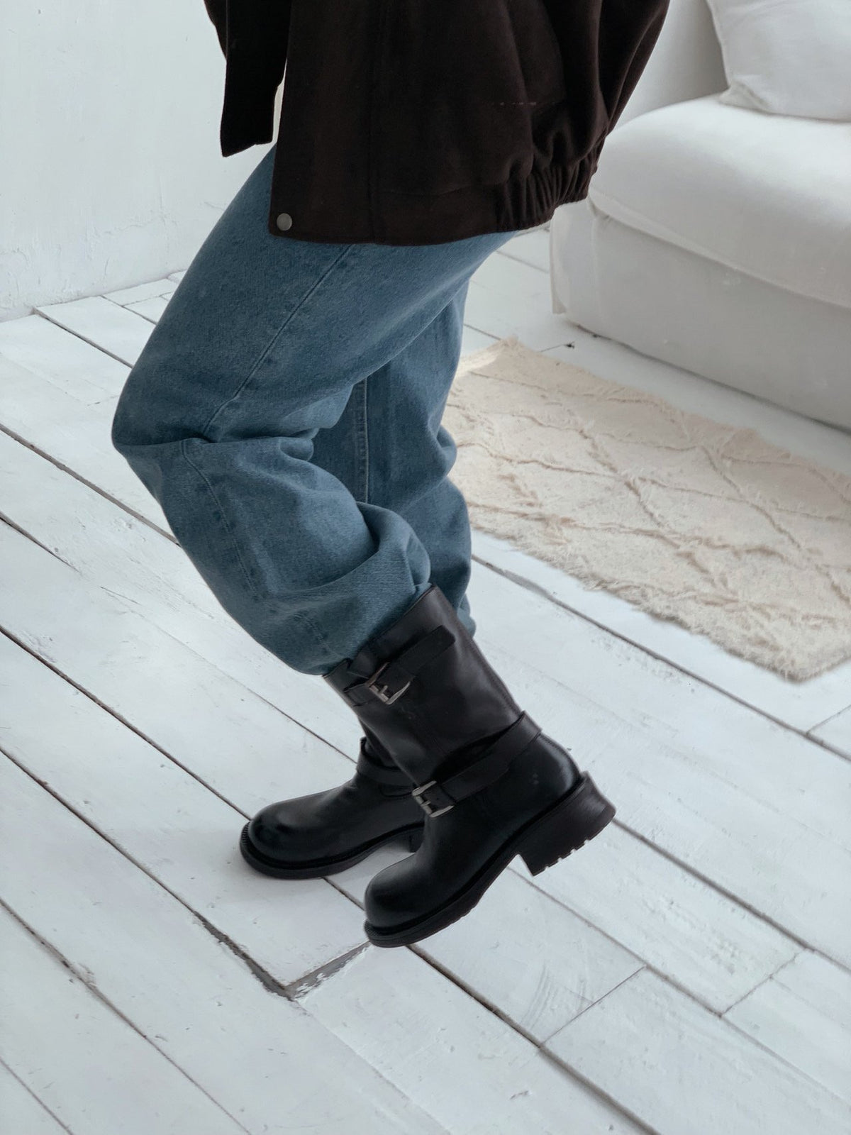 burnished leather buckle boots-2col