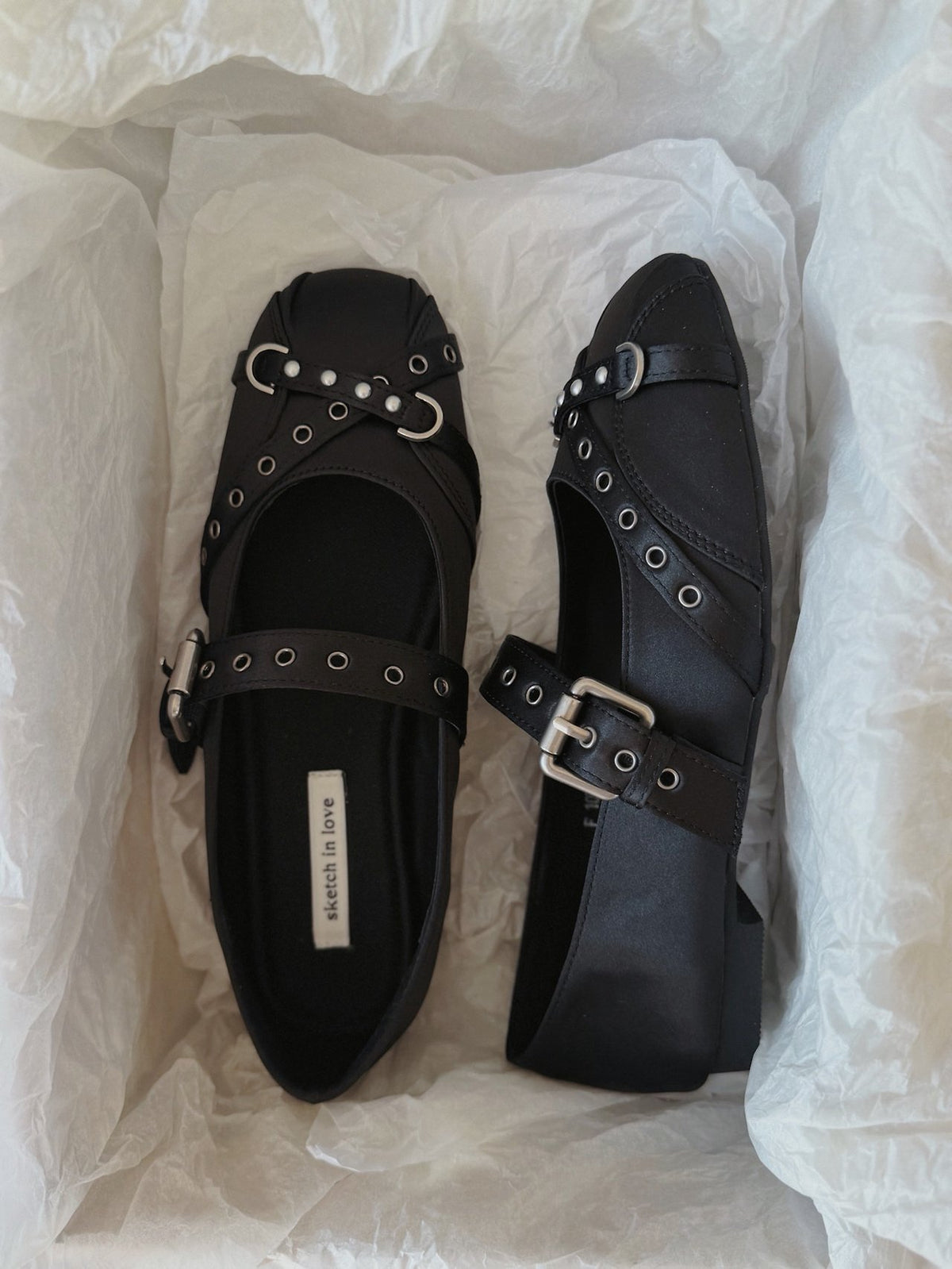 chrome eyelet flat-2col