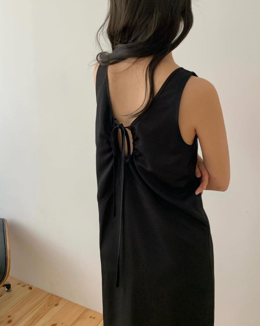 Ridge v-neck back string onepiece