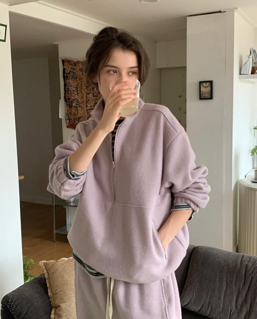 warm sweatshirt-3col