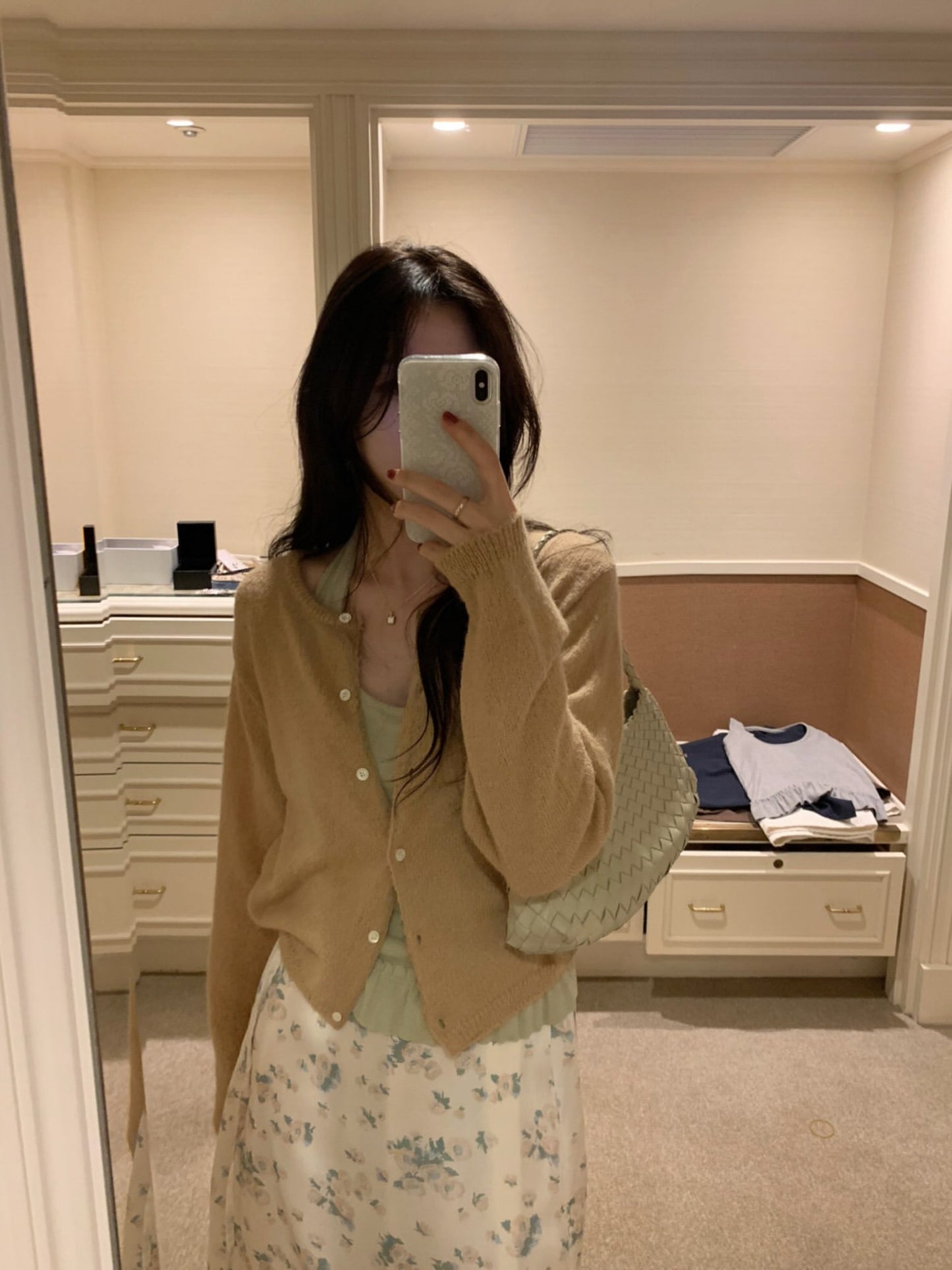 Llama Cardigan-4col