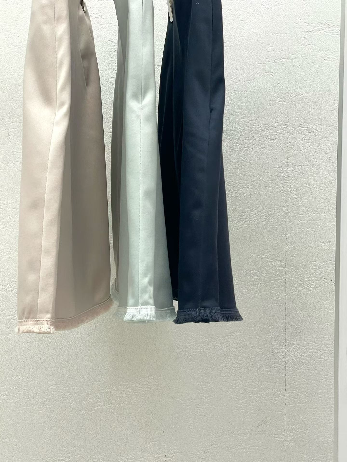 Deondo taseul satin skirt-3col