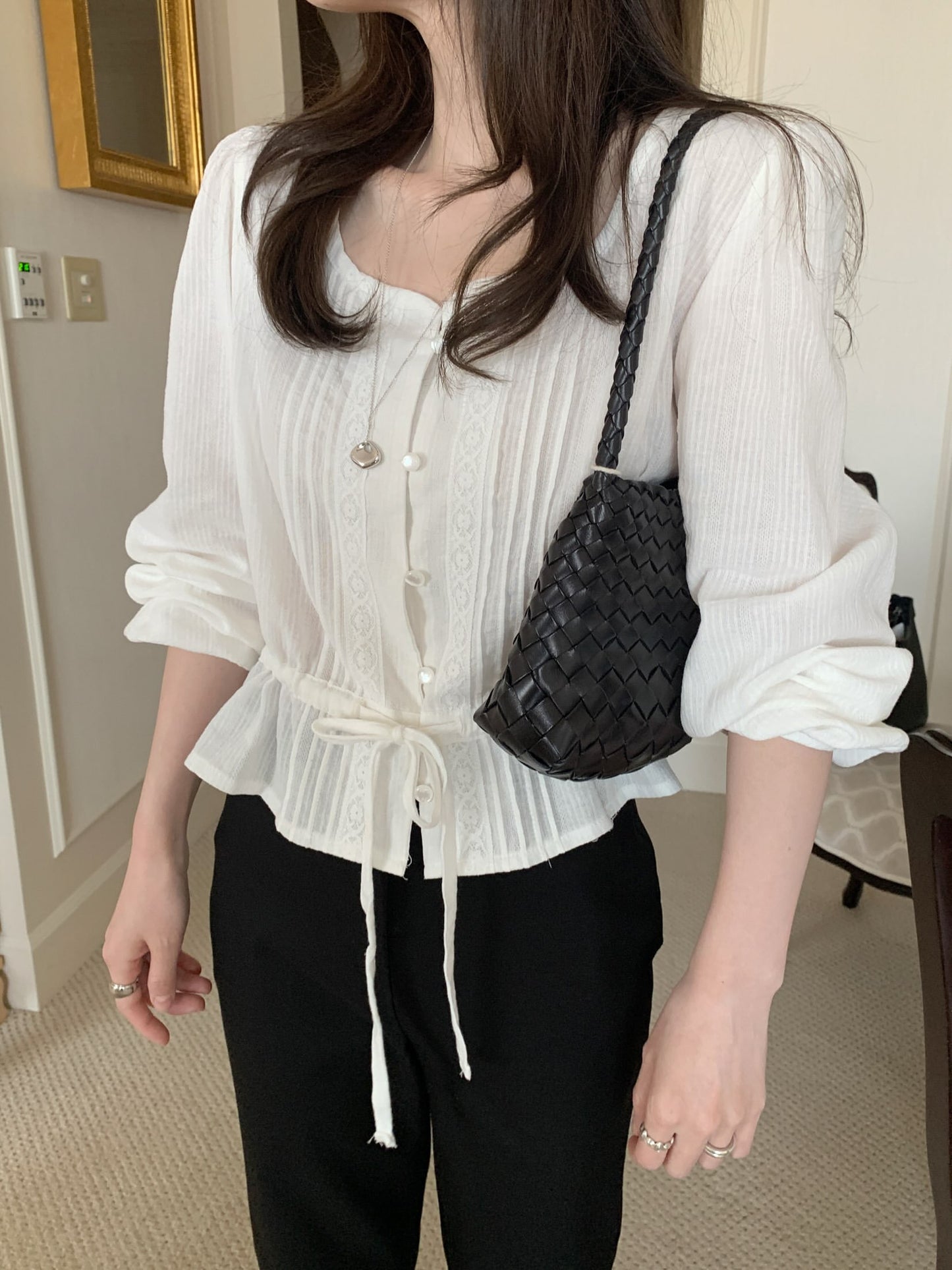 heart-neck pintuck blouse-2col