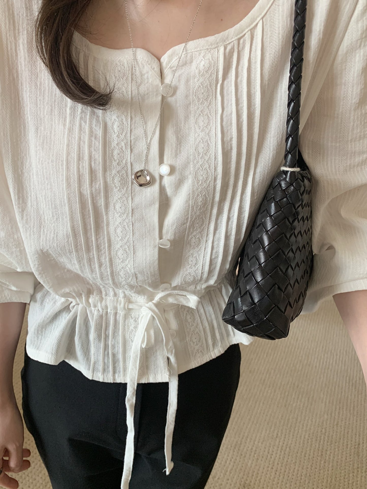 heart-neck pintuck blouse-2col