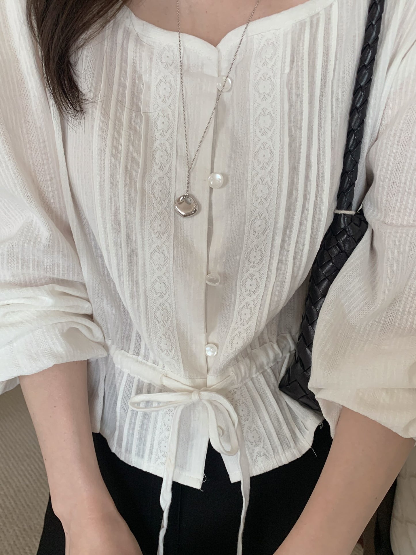 heart-neck pintuck blouse-2col