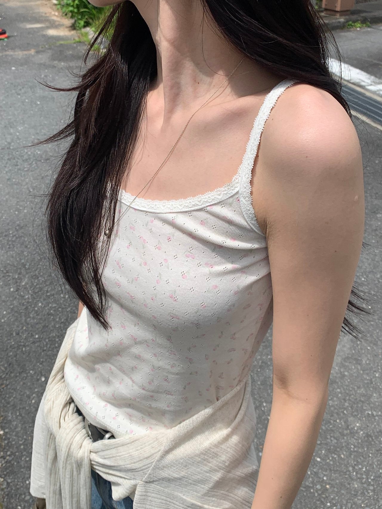 Rose punching lace sleeveless