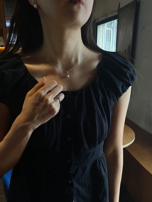 Monet  pearl necklace