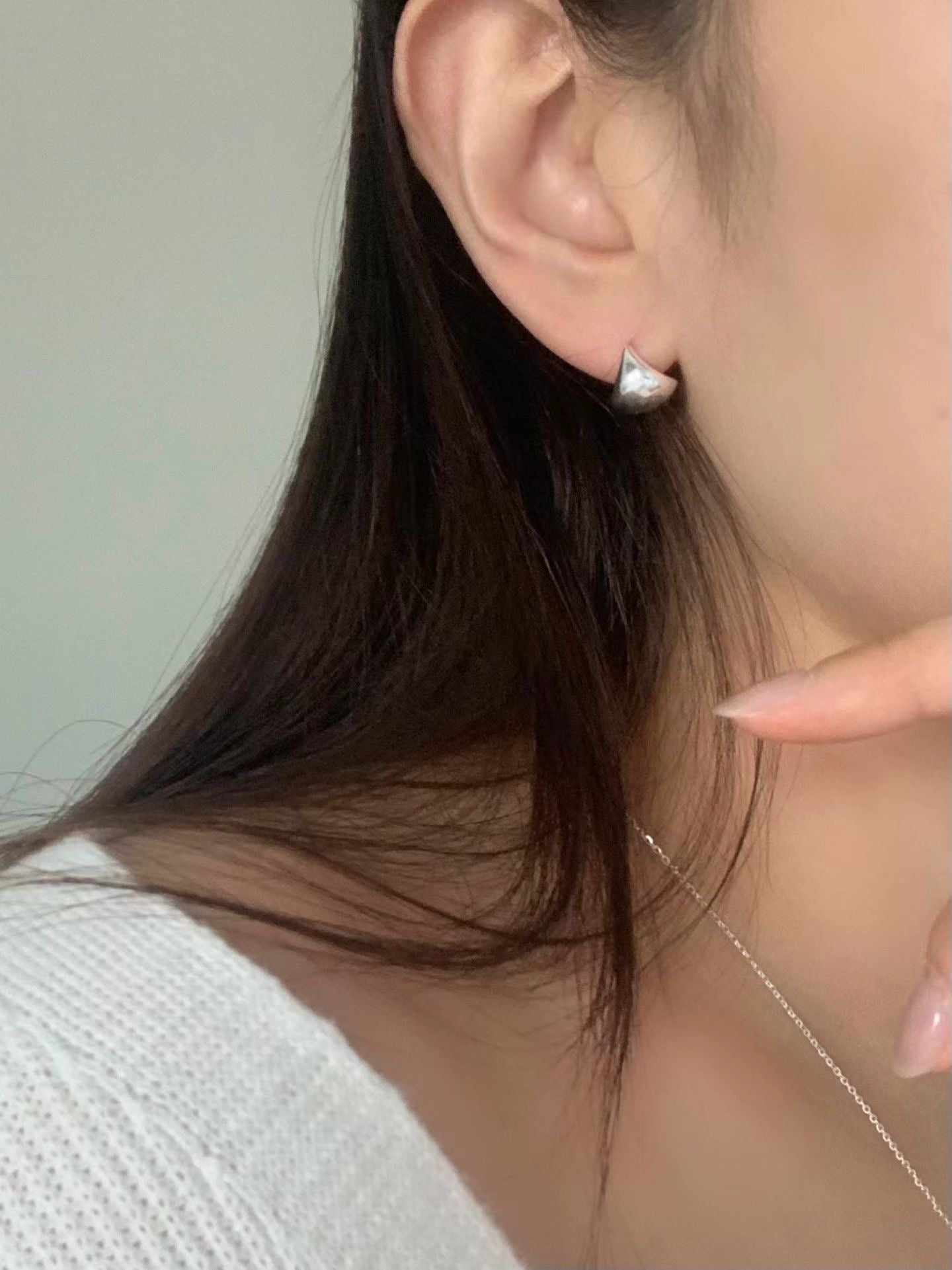 Kisses one-touch earrings