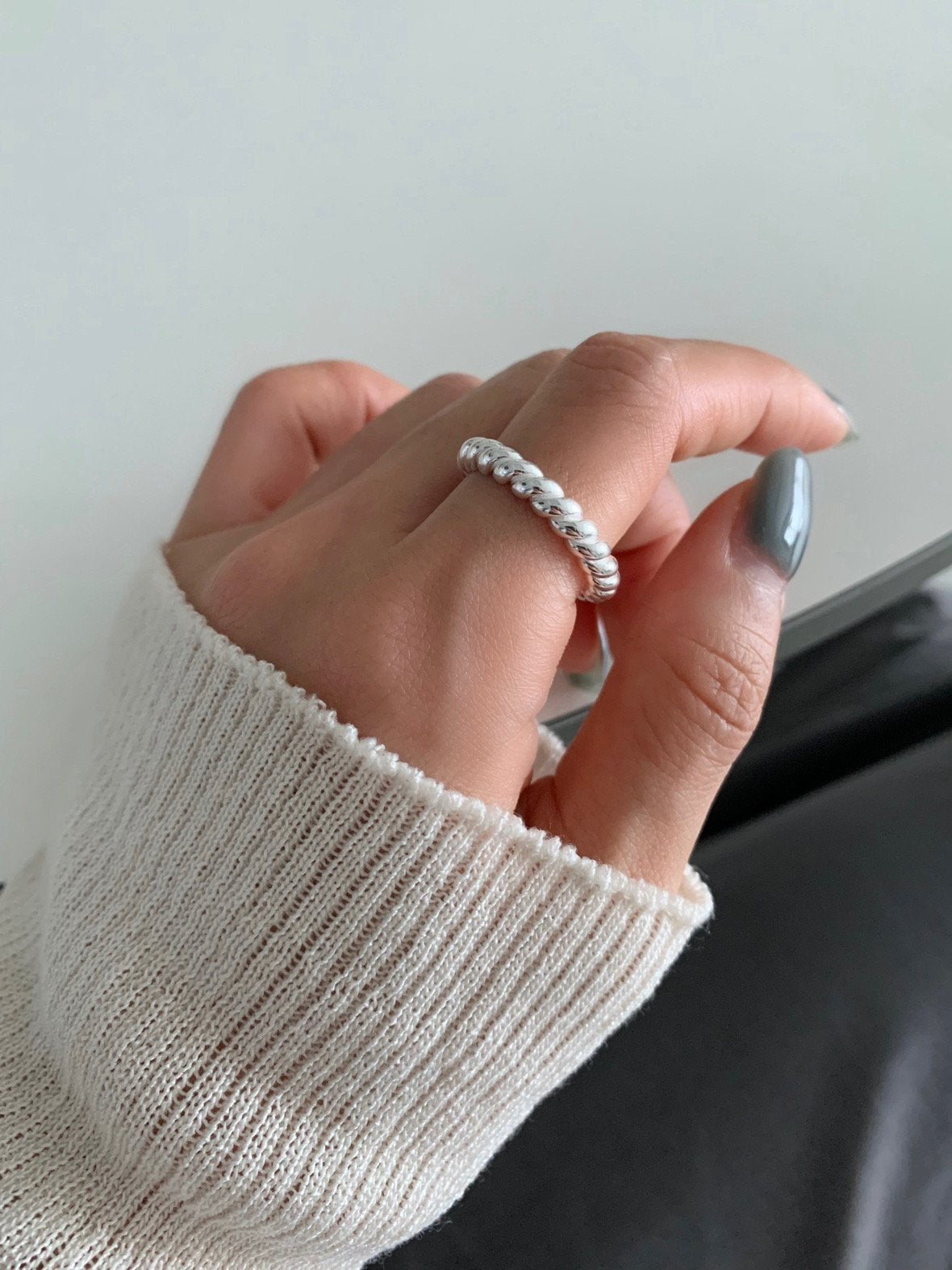 Twisted open ring