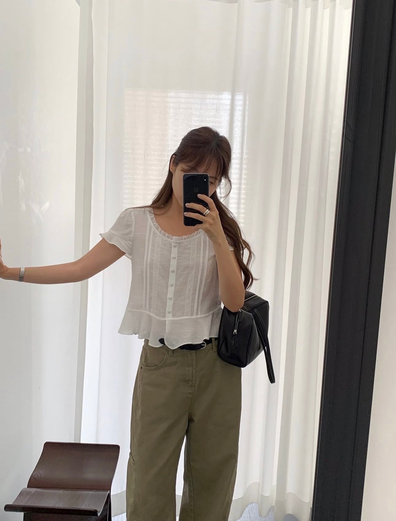 liter flily frill blouse