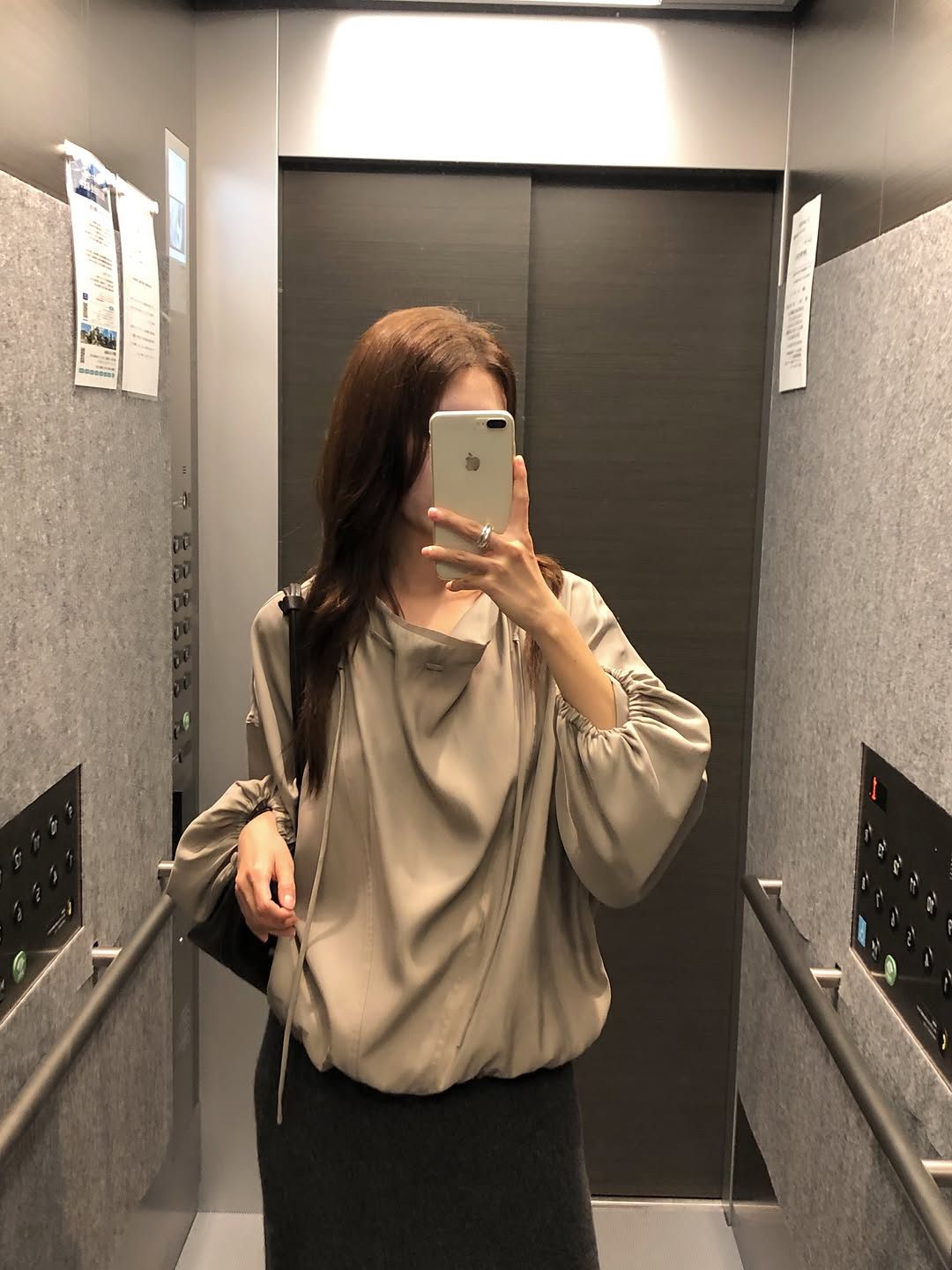 mariel satin ruffle blouse-2col