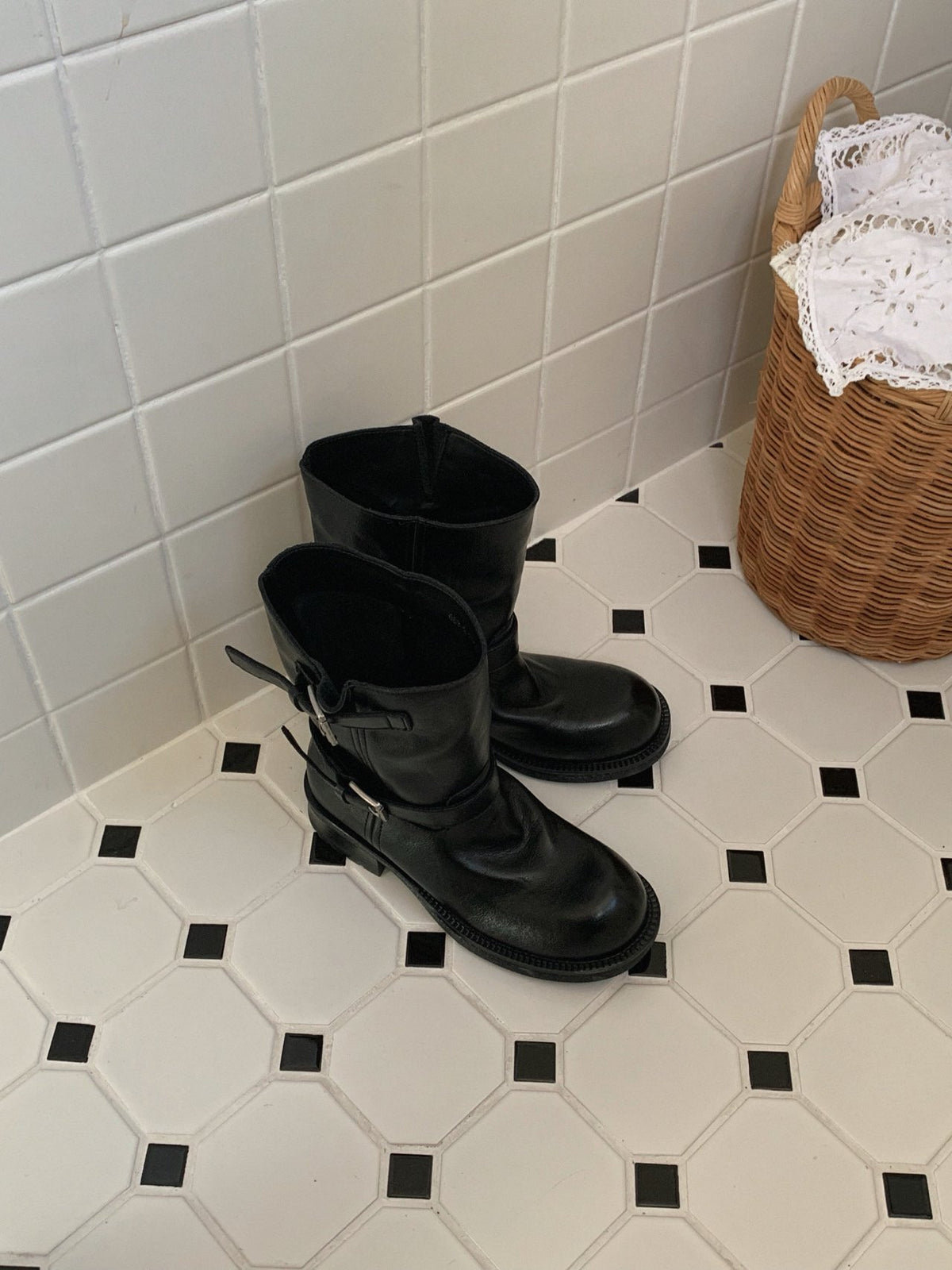 burnished leather buckle boots-2col
