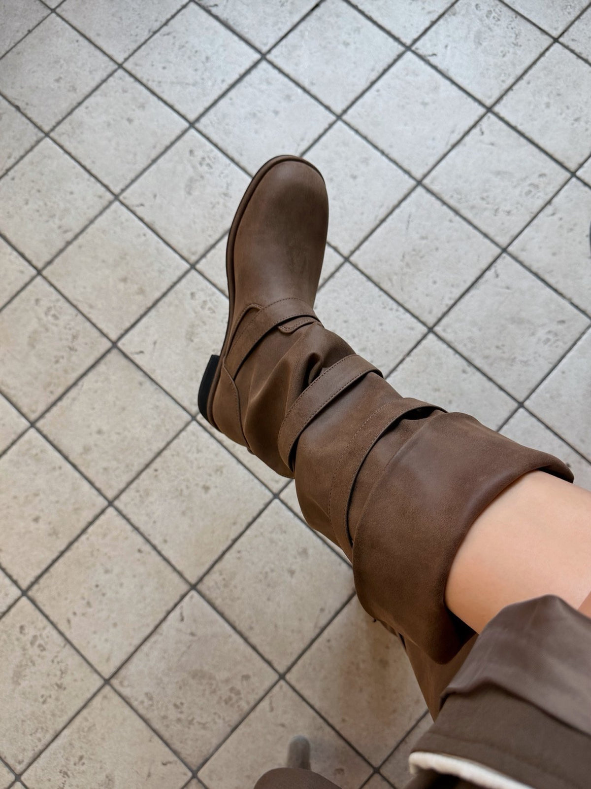 belted slouch boots-2col