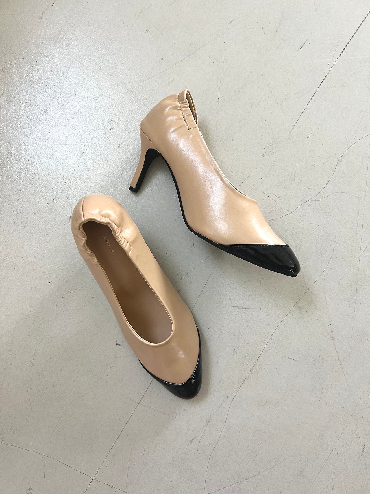 Two-tone combo stretch banding pumps