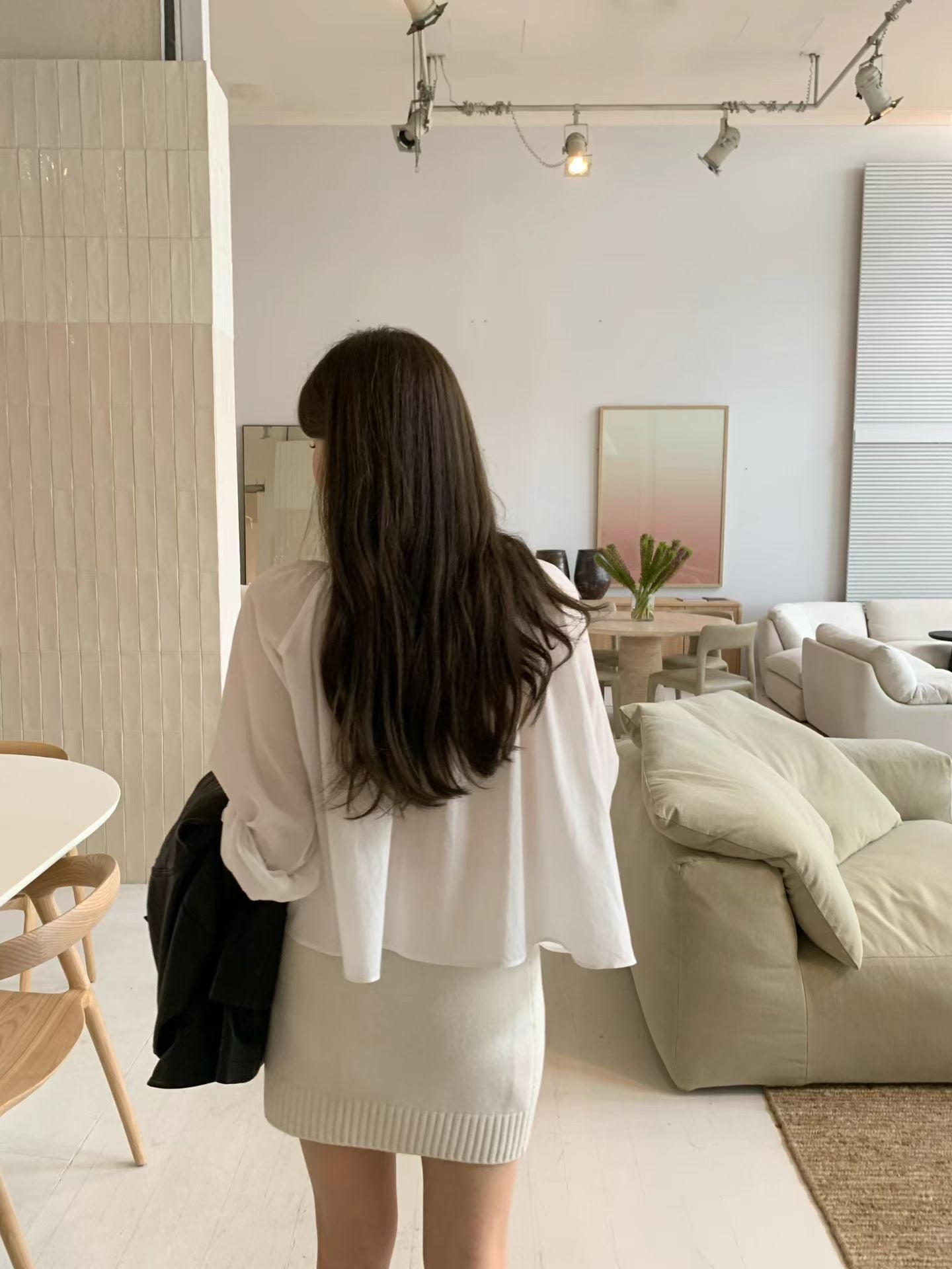 即納 Ounce neck ruffle blouse