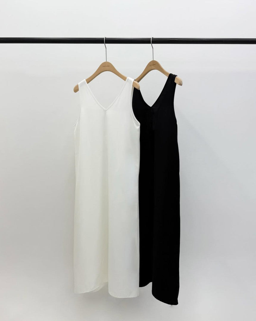 Ridge v-neck back string onepiece