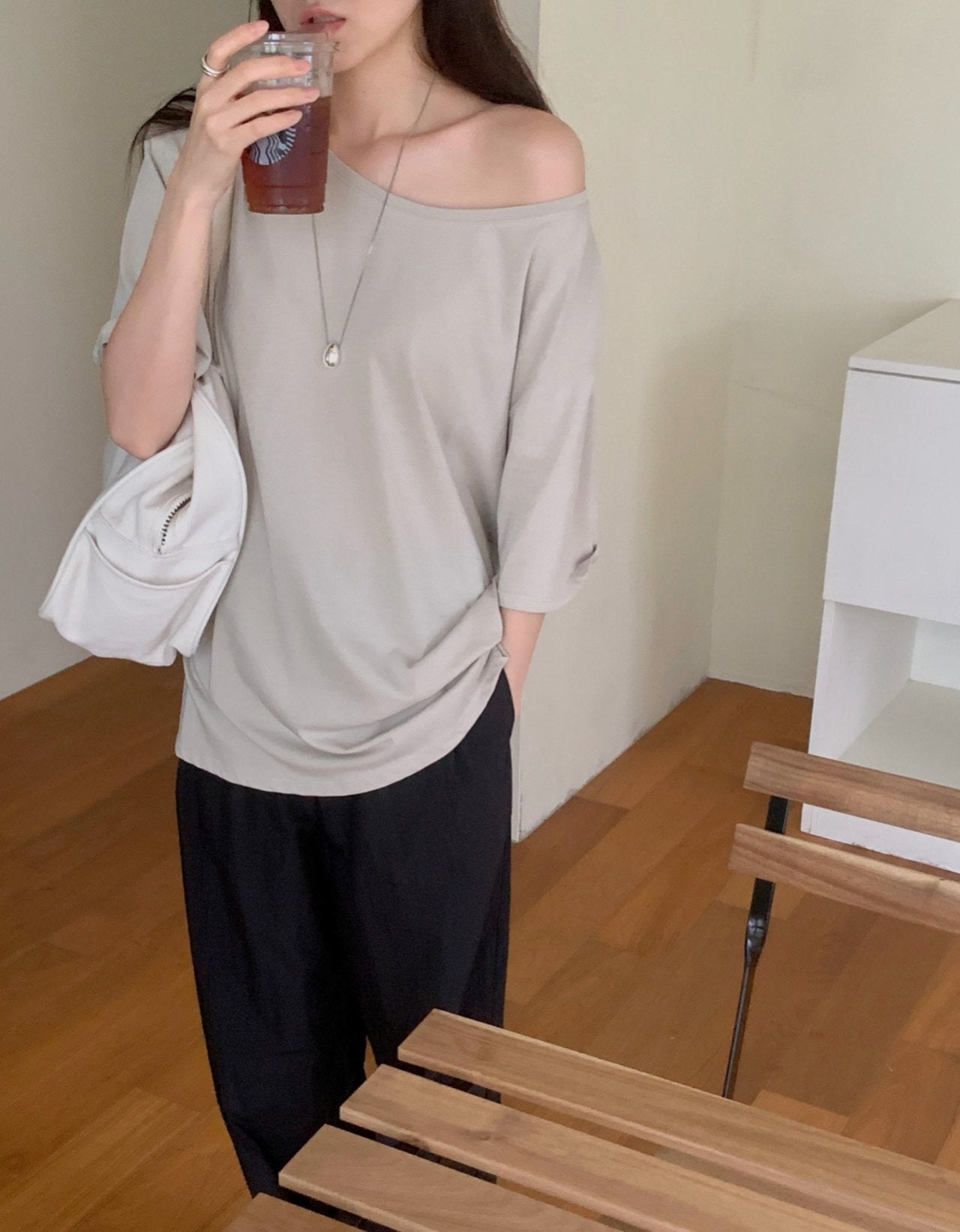 Off-shoulder T-4col