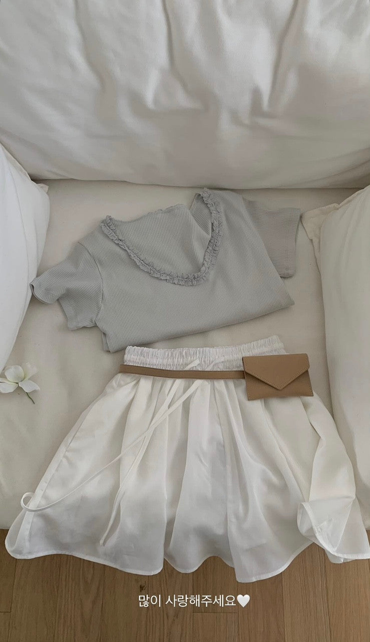 Blooming U-neck T-3col