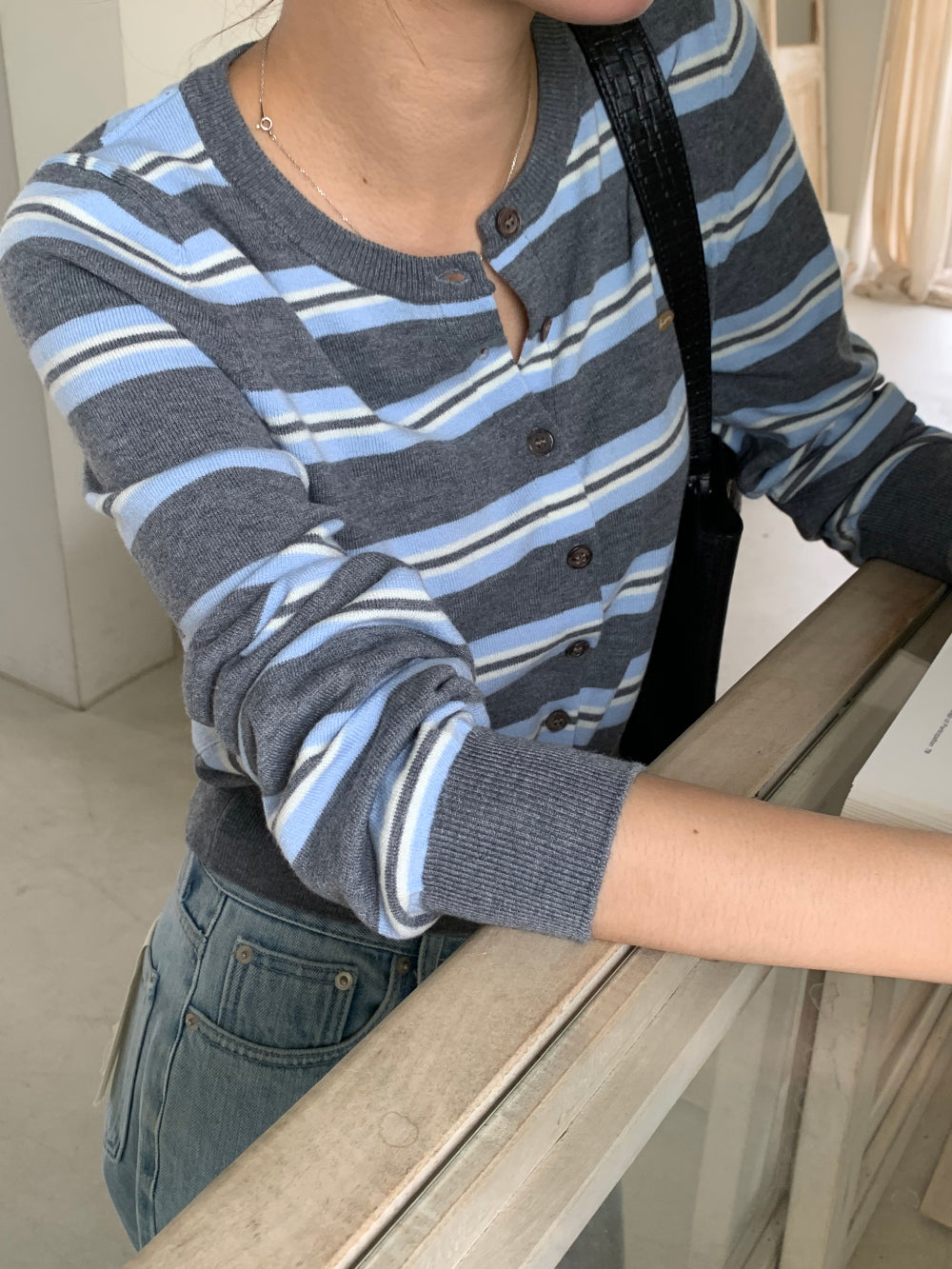 motion s.t cardigan-2col