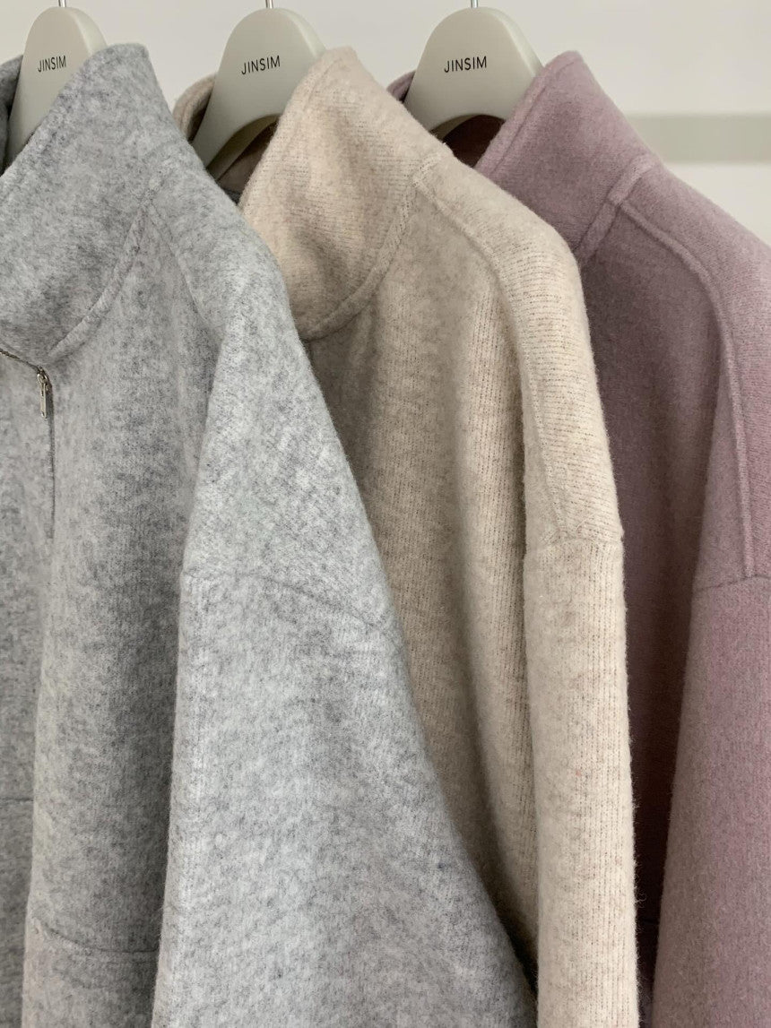 warm sweatshirt-3col