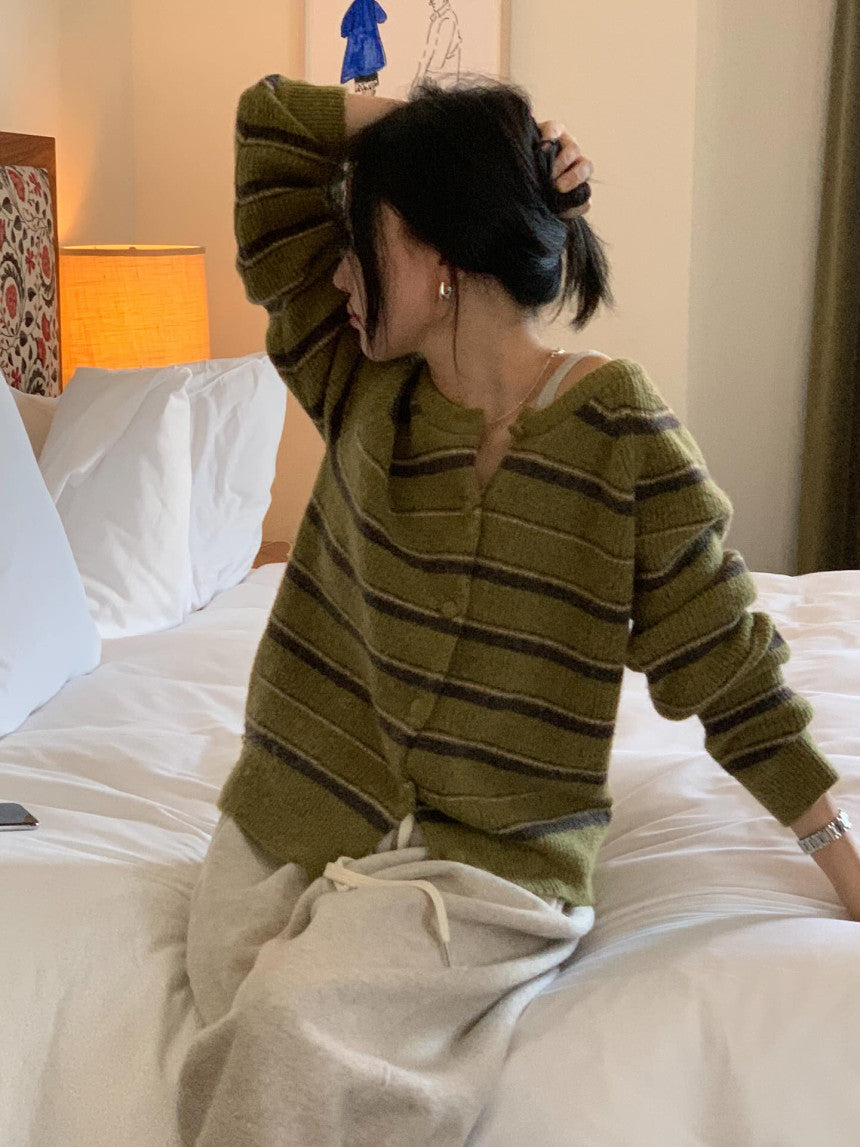 ber s.t cardigan-2col