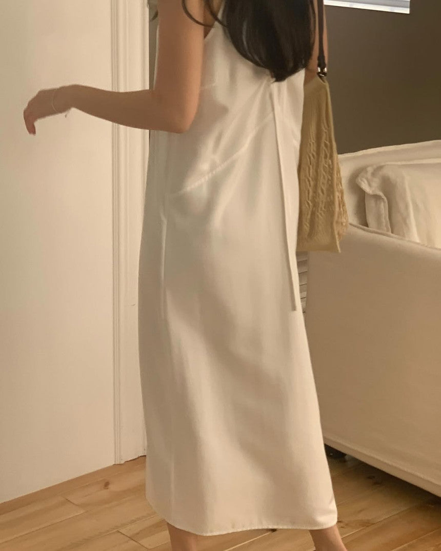 Ridge v-neck back string onepiece