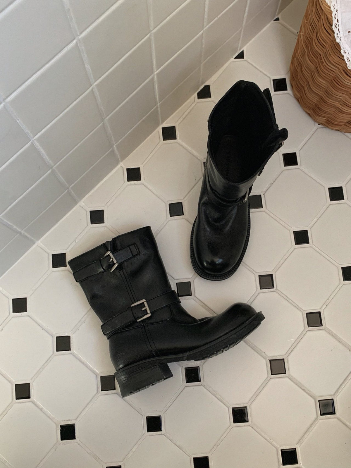 burnished leather buckle boots-2col