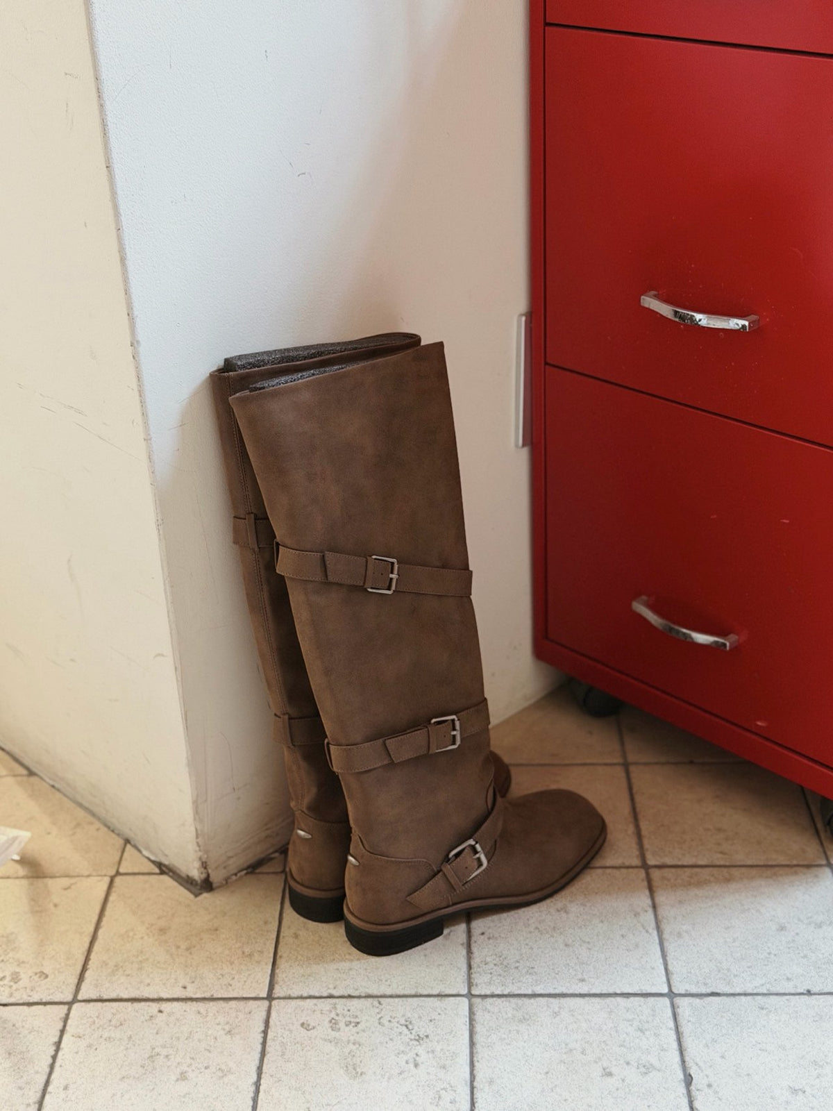 belted slouch boots-2col