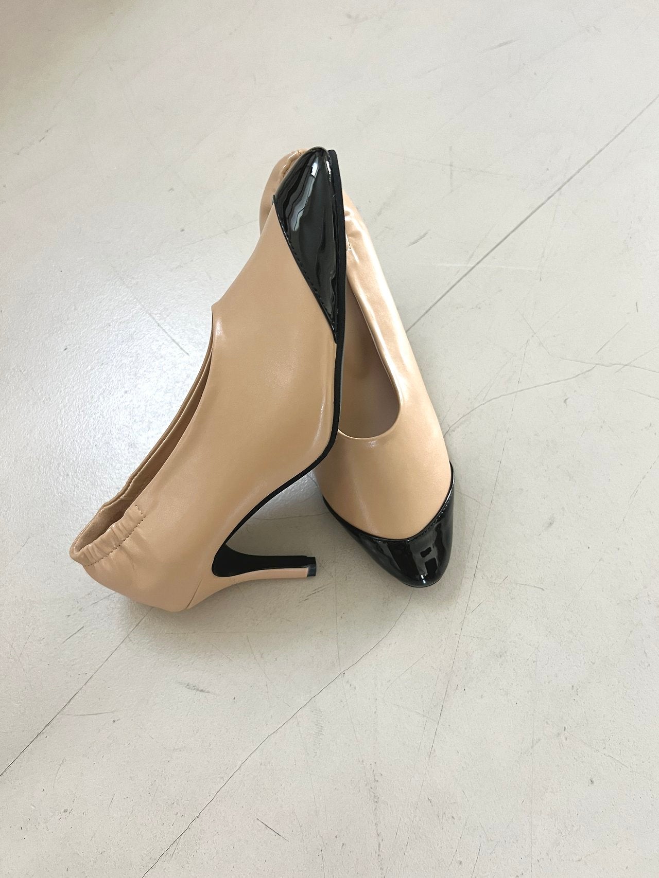Two-tone combo stretch banding pumps