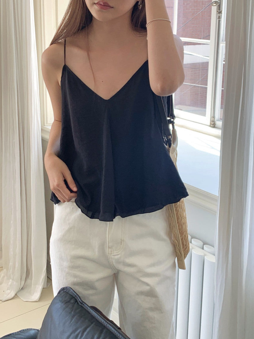 Move slit sleeveless blouse-2col
