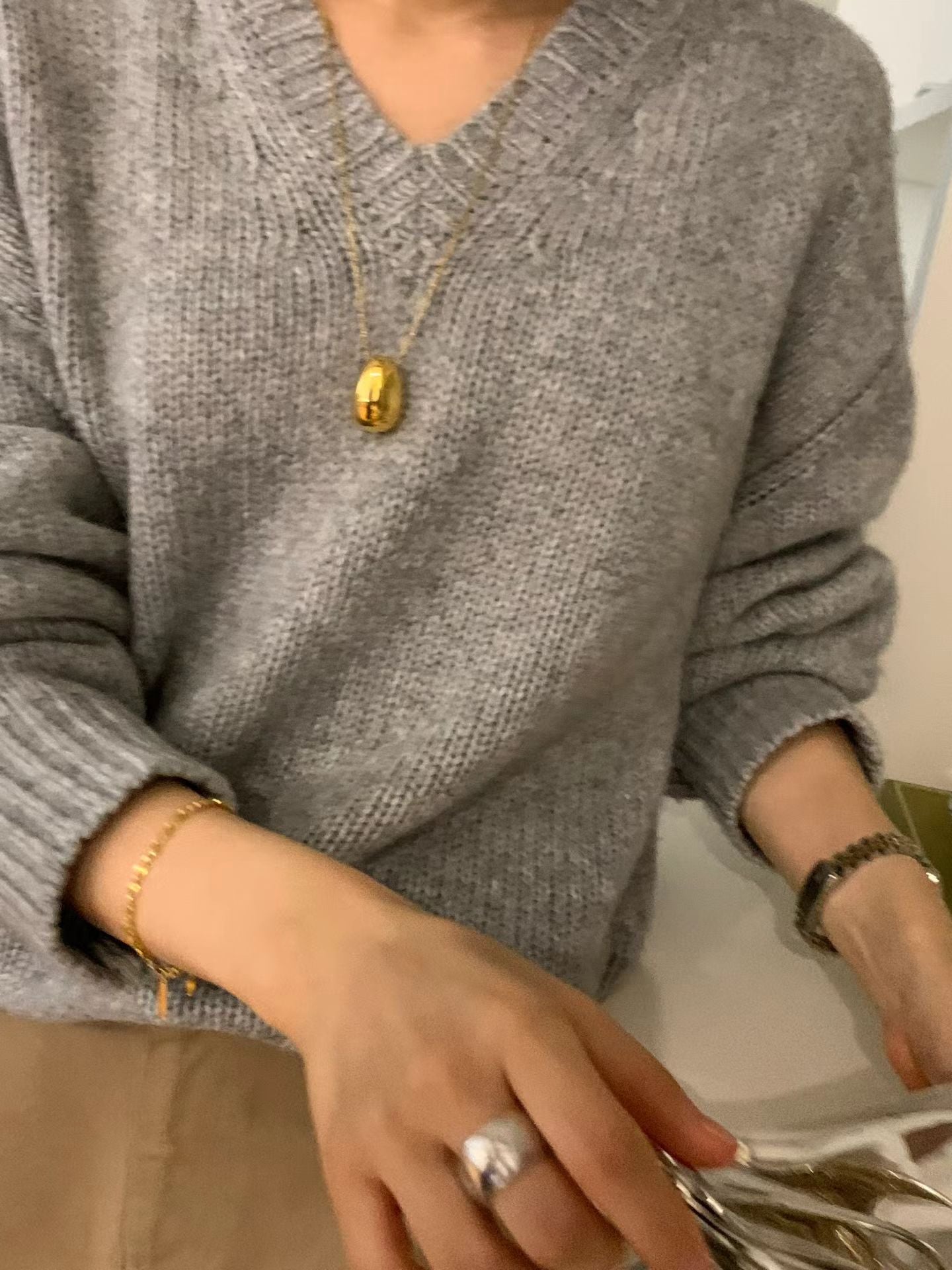 Ounce ron v neck knit-2col