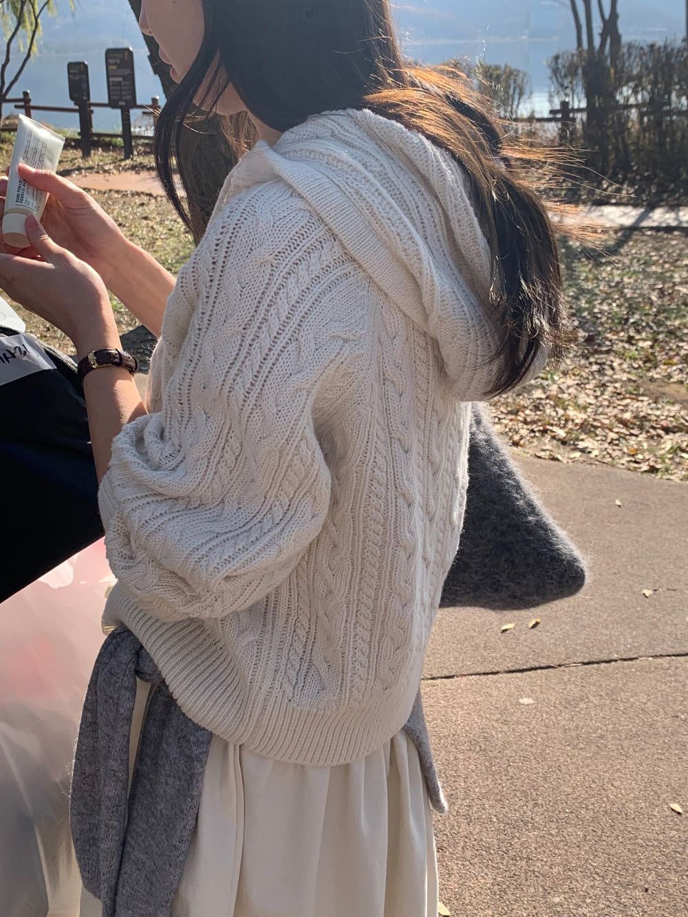 mona hood cardigan-3col