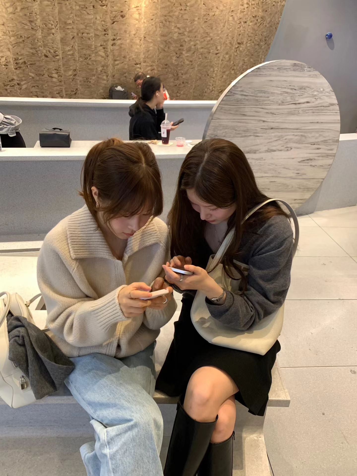 Ounce lage deep V-neck knit-3col