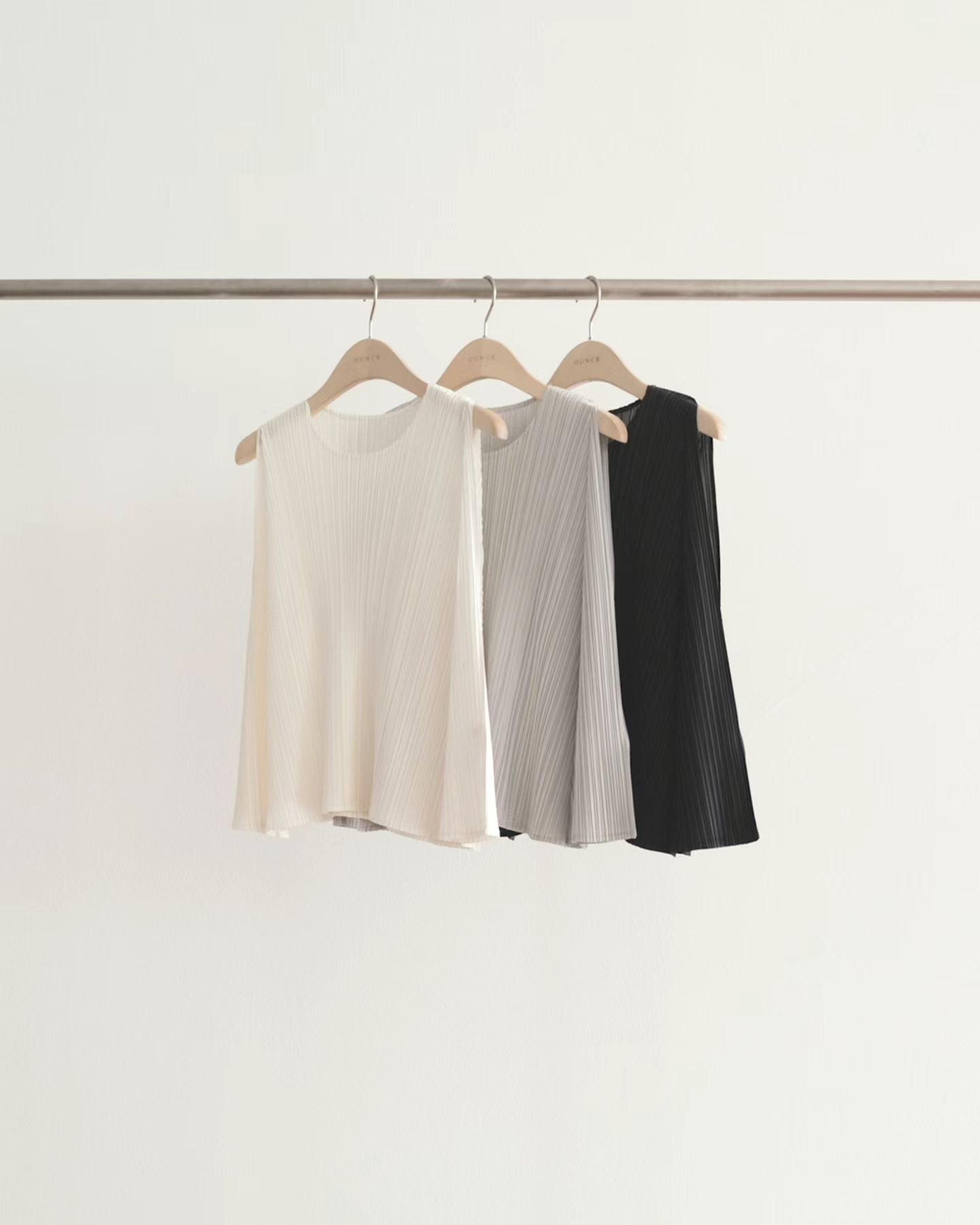 ivory即納 Ounce round pleated sleeveless-3col