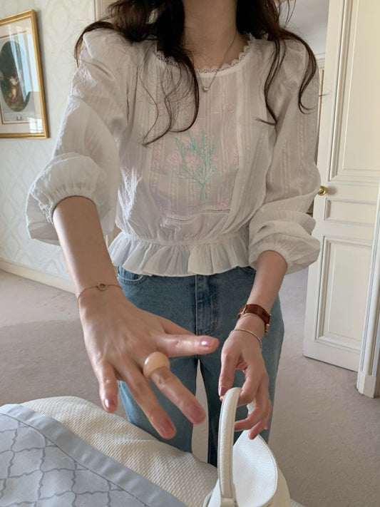 bouquet embroidery blouse