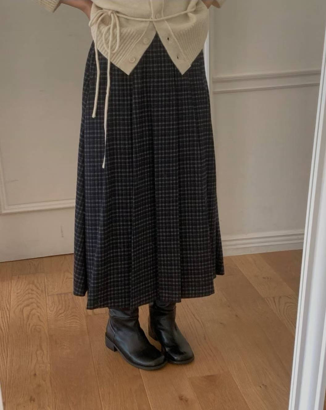 check pleated skirt