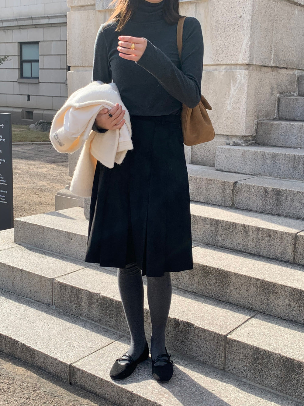 some suede skirt-2col